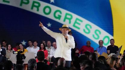 À 80 ans, le président de gauche brésilien Lula s’est déclaré dimanche «en pleine forme» en se lançant dans la course pour un quatrième et dernier mandat.