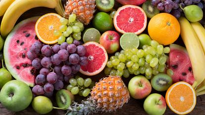 Quand un fruit comporte une tache de moisissure, des toxines ont pu se faufiler bien plus profondément dans sa chair.