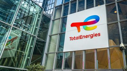 Ces deux transactions en Europe doivent être finalisées d’ici la fin de 2026, sous réserve de l’approbation des autorités compétentes, a précisé TotalEnergies dans un communiqué.