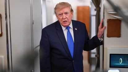 Donald Trump à bord de l’Air Force One en route vers la Base conjointe Andrews, dans le Maryland, aux États-Unis, le 2 août 2026.