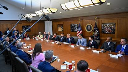 Le président américain Donald Trump et des membres de son administration.