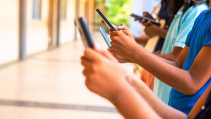 53,7% des Australiens âgés de 10 à 15 ans avaient un compte personnel sur au moins un réseau social.