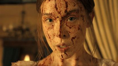 Ella Beatty dans le rôle de Lizzie Borden dans la saison 4 de Monster