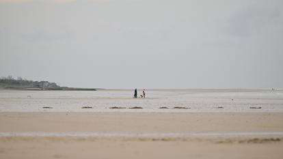 La plage de Courseulles-sur-Mer, dans le Calvados.