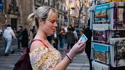 Bien que le surtourisme génère des tensions, il représente 13 % des revenus de Barcelone.