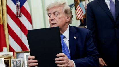 Le président américain Donald Trump dans le bureau ovale de la Maison-Blanche à Washington, le 6 août 2026.