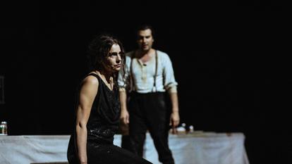 Asmik Grigorian (au premier plan) en Carmen et Jonathan Tetelman en Don José dans la nouvelle production du Festival de Salzbourg, diffusée ce 8 août sur Arte.