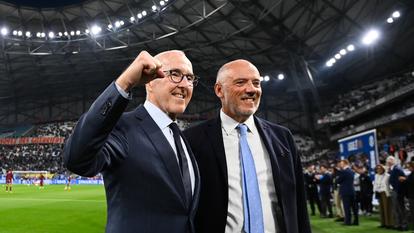 Frank McCourt en compagnie de Stéphane Richard, le nouveau président de l’OM.