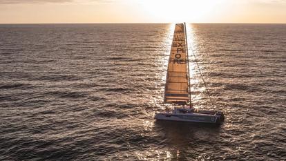 Le catamaran We Explore de Roland Jourdain va naviguer vers la bande de totalité de l’éclipse du 12 août 2026.