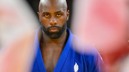 Teddy Riner repousse une nouvelle fois son retour à la compétition à cause de son épaule.