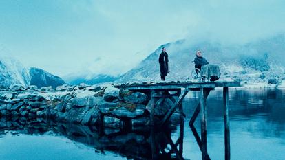 Sebastian Stan et Renate Reinsve ont les rôles principaux de Fjord, réalisé par Cristian Mungiu et palme d’or 2026 du 79e Festival de Cannes.