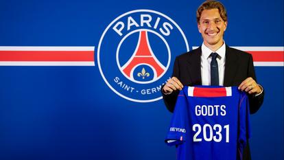 Mika Godts rejoint le Paris Saint-Germain.