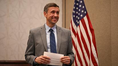 Ken Martin, le président du Comité national démocratique, assiste à une réunion du Caucus du travail lors de la réunion d'été du DNC à Austin, Texas, États-Unis, le 13 août 2026.