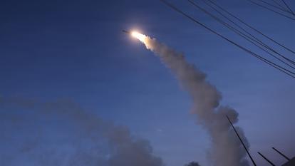Un destroyer lance un missile Tomahawk lors d’une opération au large, le 5 mars 2026.