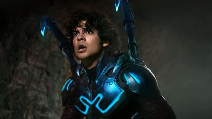 Jaime Reyes dans le film Blue Beetle