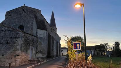 Un couple ayant emménagé dans la commune rurale de Leroux (Vendée) est victime de harcèlement depuis 2024.