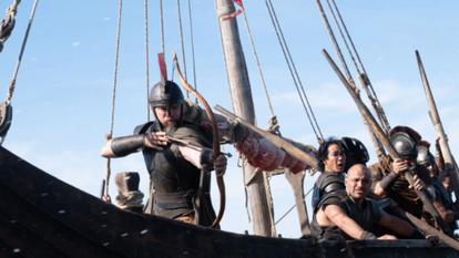 Pour réaliser L’Odyssée, l’équipe de tournage a cherché « un navire viking construit exactement selon ces spécifications anciennes ».