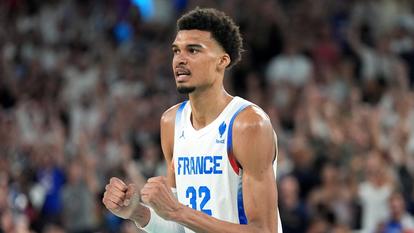 Victor Wembanyama et les Bleus vont affronter la Serbie de Nikola Jokic.