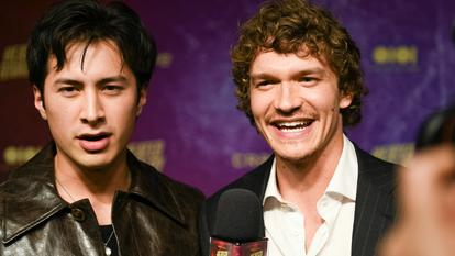 Hudson Williams et Connor Storrie