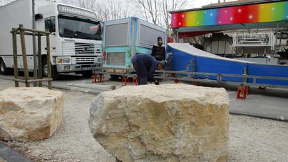 Les forains bloquent, depuis le 18 août, en début d’après-midi, le centre-ville de Nay en plaçant leurs camions sur le pont de Claracq et sur la place de la mairie. (Image d’illustration)