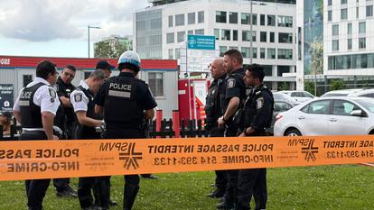 Des policiers à Montréal.