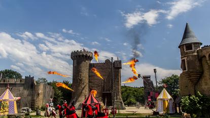 Fabriqué par l’entreprise Kalid Medieval Toys, le jouet a été vendu par le parc du 1er janvier 2026 au 17 mai 2026.