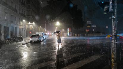 Les orages attendus pourront s’accompagner de fortes pluies, de grêle, d’une importante activité électrique, de puissantes rafales de vent.