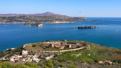 Ces batteries de Patriot seront transportées vers la Crète, sur le site militaire de Souda qui abrite la plus grande base militaire américaine et de l’Otan en Méditerranée orientale.