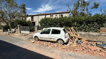 La tornade a ravagé toitures et maisons du petit village audois.