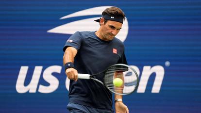 Roger Federer a tapé la balle sur le Court central de New York.
