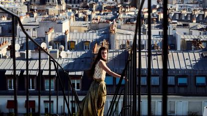 Le ciné-opéra À Paris tous les deux est présenté en Grèce depuis le début de l’été. Il voguera ensuite vers la France.