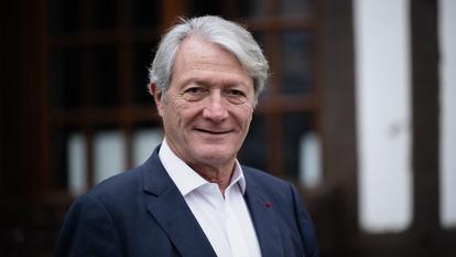 La municipalité, dont Philippe Augier est à la tête depuis 2001, a affirmé n’avoir reçu «aucune pression» au sujet de cette photographie.