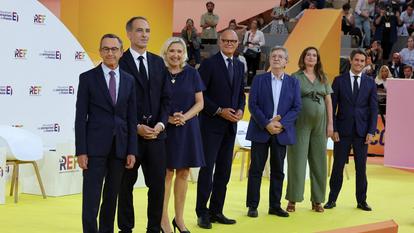 Les sept candidats à la présidentielle lors du débat organisé par le Medef ce jeudi à Paris.