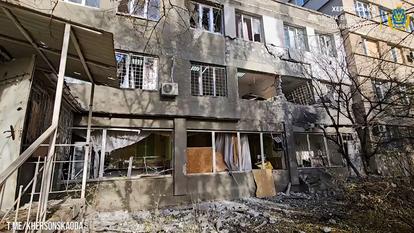 Un hôpital endommagé à la suite d’une frappe aérienne à Kherson en octobre dernier.