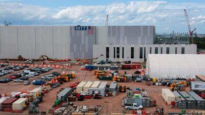 Chantiers de construction d’un nouveau centre de données de la société McDean, le 25 août 2026 à Ashburn, en Virginie.