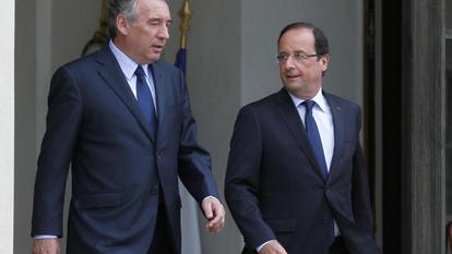 François Bayrou et François Hollande à la sortie de l’Élysée, le 4 juin 2012.