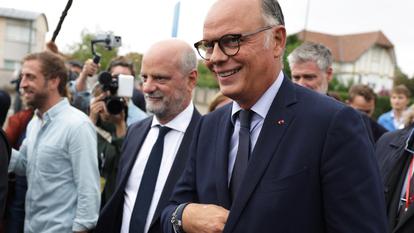 Jean-Michel Blanquer, ancien ministre de l’Éducation nationale, accueille Édouard Philippe à Sens, dans l’Yonne, le 29 août 2026.
