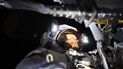 L’astronaute française Sophie Adenot, lors de sa sortie extravéhiculaire du 26 août.