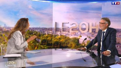 Anne-Claire Coudray et Olivier Faure dans le journal de «20 Heures» ce dimanche 30 août sur TF1.