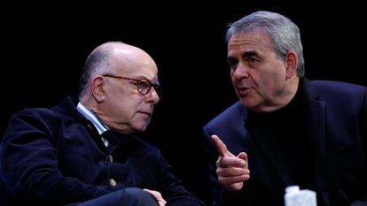 Bernard Cazeneuve (g.) et Xavier Bertrand (d.) lors du débat des Gracques, le 11 avril, à Paris.