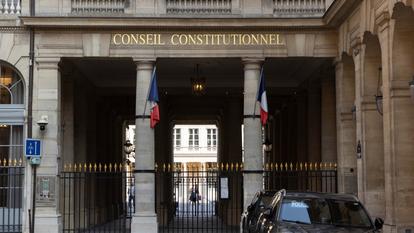 Le Conseil constitutionnel.