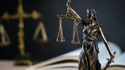 Les quatre auteurs ont été condamnés à des peines de trois ans d’emprisonnement dont 24 ou 27 mois assortis d’un sursis probatoire selon les cas.