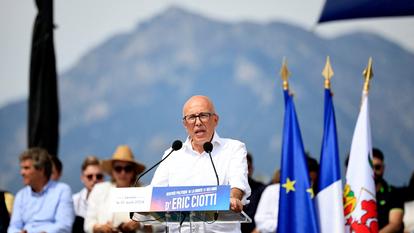 Éric Ciotti, maire de Nice et président de l’UDR, retrouve ses soutiens samedi à Levens, dans la vallée de la Vésubie, comme ici, en 2024.