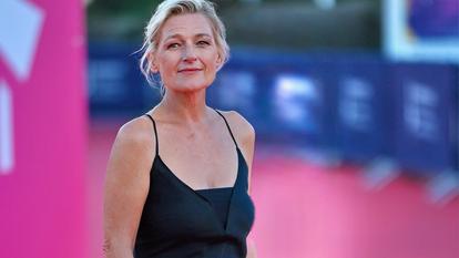 Anne-Élisabeth Lemoine, samedi 5 septembre 2026, sur le tapis rouge du Festival de Deauville.