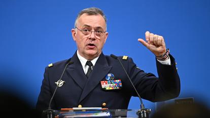 L’amiral français Pierre Vandier (ici lors d’une réunion du comité militaire de l’Otan en mai) a participé à la cérémonie militaire célébrant l’anniversaire de la bataille de la Chesapeake, à Fort Story, en Virginie, le 5 septembre 2026.