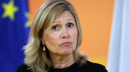 «Je suis confiante, les parlementaires sont en train de travailler actuellement sur cette loi en commission spéciale», a déclaré la responsable macroniste sur France 2.