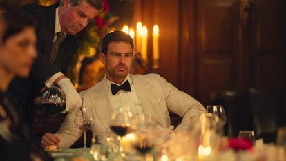 En cette saison 2, le business reste florissant. « Eddie » (Theo James) a même forgé une alliance avec la mafia italienne. Mais ses ambitions vont vite se retourner contre lui.