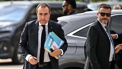 Dans ce débat miné, Sébastien Lecornu fixe quatre «orientations» que l’on devine non négociables pour le gouvernement.