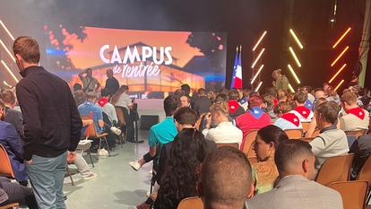 Rassemblement des Jeunes LR, samedi matin 12 septembre, au Pavillon Baltard, en région parisienne.