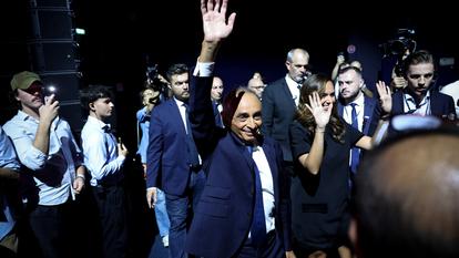 Éric Zemmour et Sarah Knafo sont arrivés ensemble à leur meeting organisé au Port-Marly (Yvelines), le 13 septembre, dans le cadre des universités d’été de Reconquête.